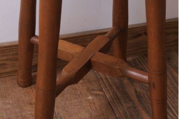 レトロ家具　アンティーク　本革座面のレトロなスツール