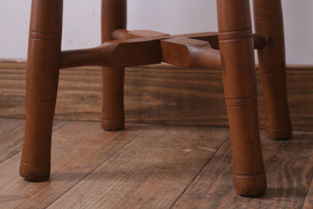 レトロ家具　アンティーク　本革座面のレトロなスツール