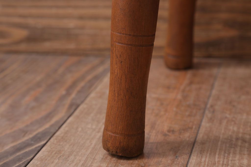 レトロ家具　アンティーク　本革座面のレトロなスツール