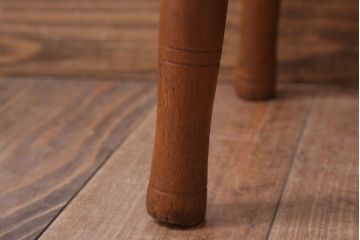 レトロ家具　アンティーク　本革座面のレトロなスツール