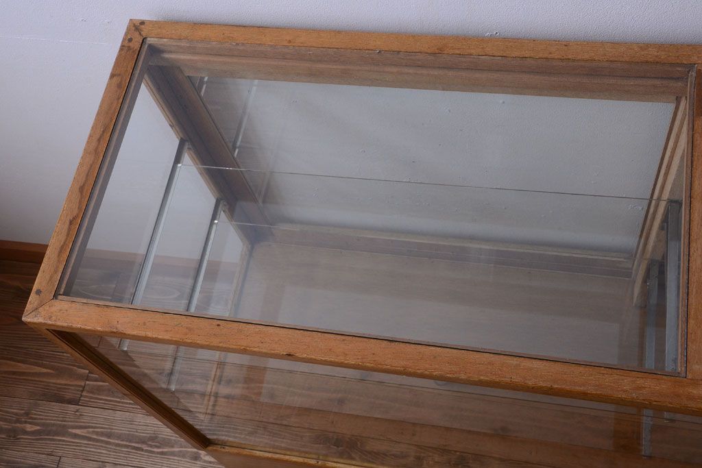 アンティーク家具　アンティーク　古い木製のシンプルなガラスケース(ショーケース)(1)