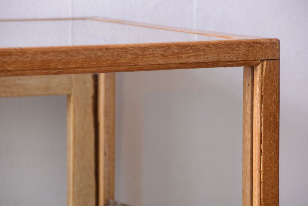 アンティーク家具　アンティーク　古い木製のシンプルなガラスケース(ショーケース)(1)