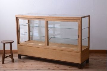 アンティーク家具　アンティーク　古い木製のシンプルなガラスケース(ショーケース)(1)