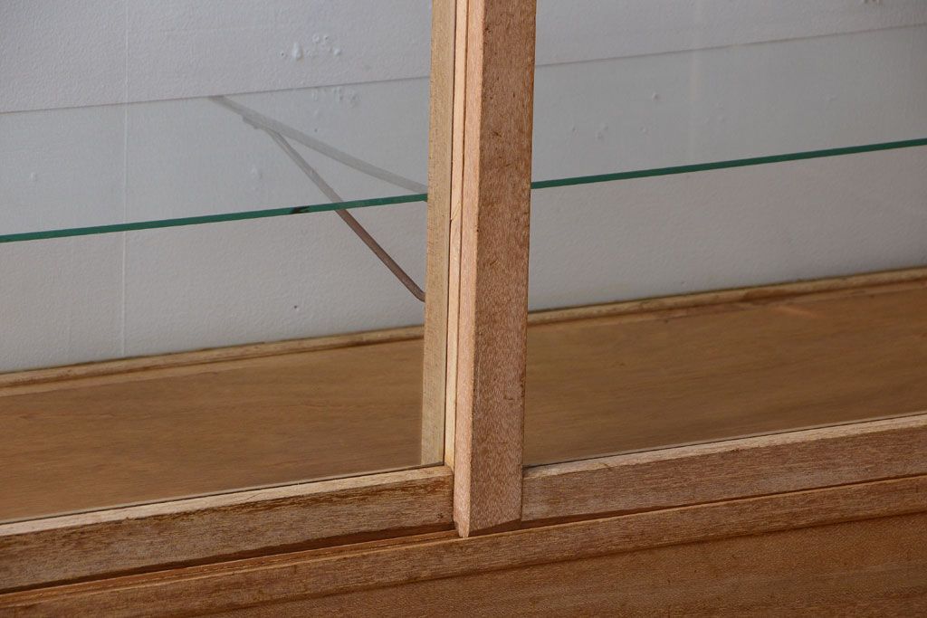 アンティーク家具　アンティーク　古い木製のシンプルなガラスケース(ショーケース)(1)