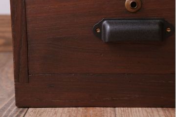 レトロ家具　昭和レトロ　すりガラス入り!古い木製のアンティークローボード