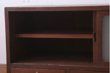 レトロ家具　昭和レトロ　すりガラス入り!古い木製のアンティークローボード