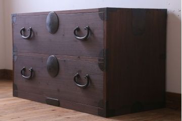 アンティーク家具　古民具・骨董　シンプルな丸金具の時代箪笥ローボード(1)