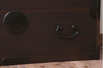 アンティーク家具　古民具・骨董　シンプルな丸金具の時代箪笥ローボード(1)