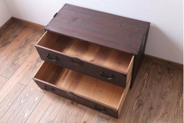 アンティーク家具　古民具・骨董　シンプルな丸金具の時代箪笥ローボード(2)