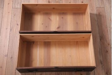 アンティーク家具　古民具・骨董　シンプルな丸金具の時代箪笥ローボード(2)