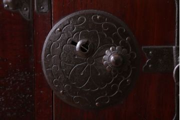 アンティーク家具　古民具・骨董　明治〜大正期　前面栗材!二段重ねのアンティーク米沢箪笥(2)