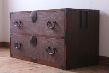 アンティーク家具　和製アンティーク　上手物　シンプルな丸金具の総桐箪笥ローボード(衣装箪笥・時代箪笥、桐たんす)(1)