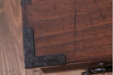 アンティーク家具　和製アンティーク　上手物　シンプルな丸金具の総桐箪笥ローボード(衣装箪笥・時代箪笥、桐たんす)(2)