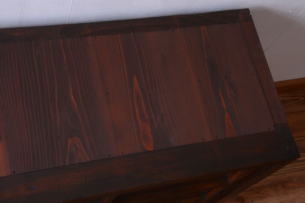 アンティーク家具　古民具・骨董　和製アンティークの引き戸ローボード(収納棚)