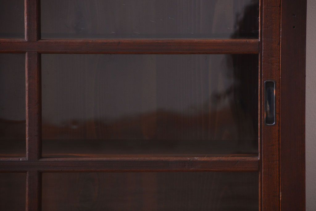 アンティーク家具　古民具・骨董　和製アンティークの引き戸ローボード(収納棚)