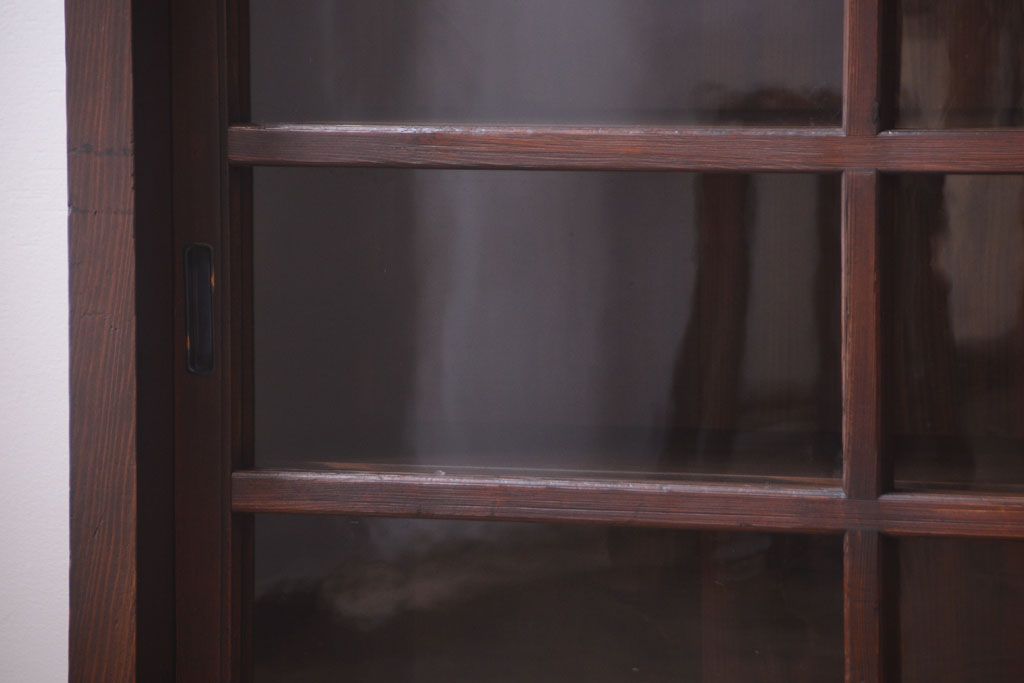 アンティーク家具　古民具・骨董　和製アンティークの引き戸ローボード(収納棚)