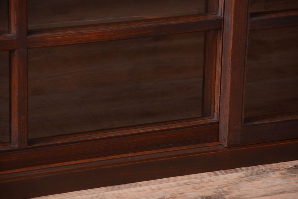 アンティーク家具　古民具・骨董　和製アンティークの引き戸ローボード(収納棚)