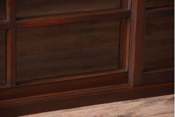 アンティーク家具　古民具・骨董　和製アンティークの引き戸ローボード(収納棚)