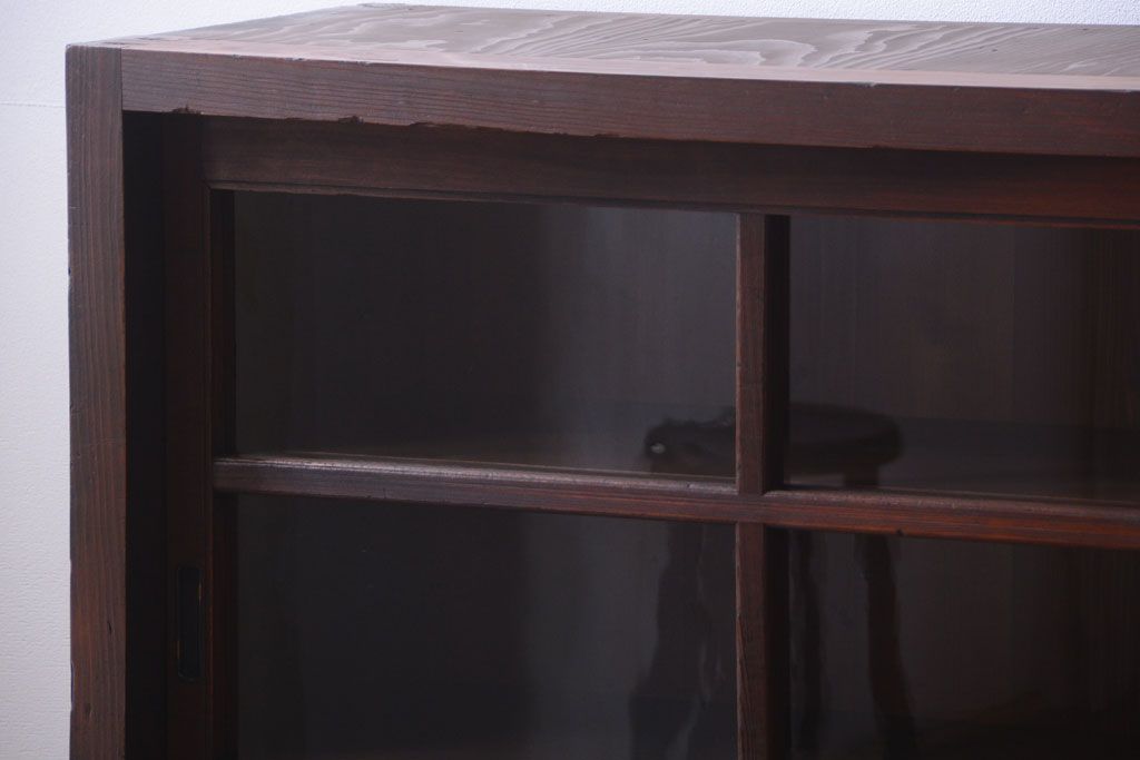 アンティーク家具　古民具・骨董　引き出し4杯付き!和製アンティークの引き戸ローボード(収納棚)