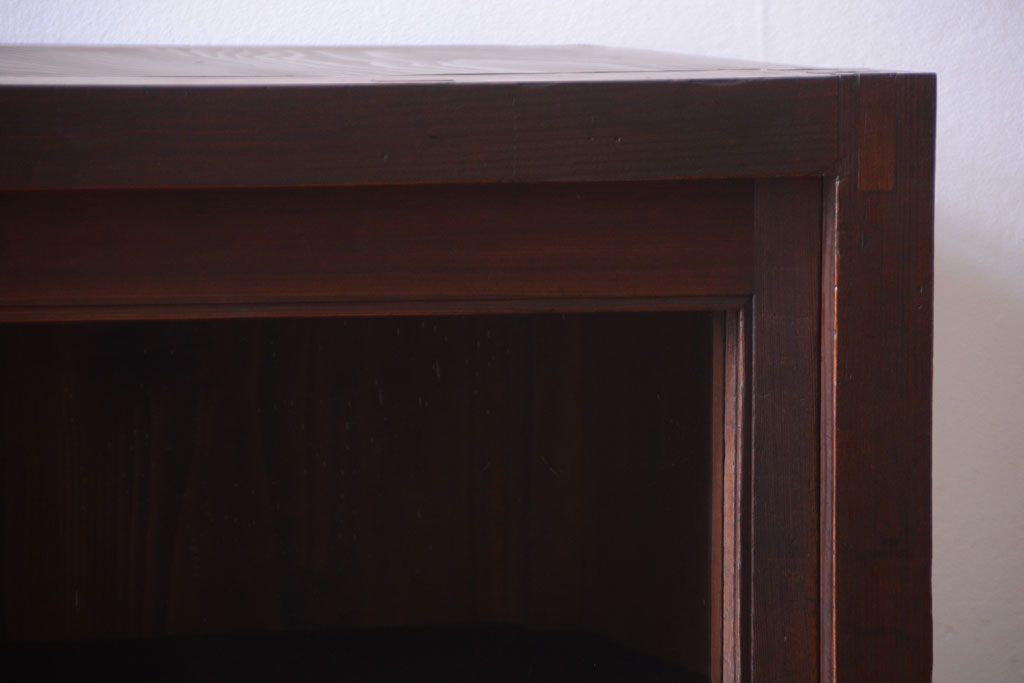 アンティーク家具　古民具・骨董　引き出し4杯付き!和製アンティークの引き戸ローボード(収納棚)