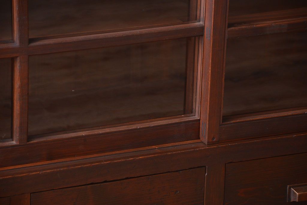 アンティーク家具　古民具・骨董　引き出し4杯付き!和製アンティークの引き戸ローボード(収納棚)