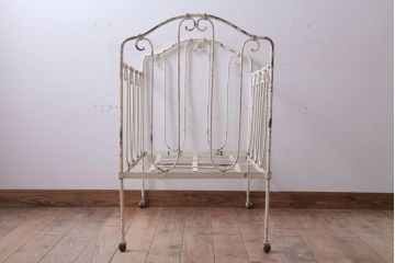 アンティーク家具　イギリスアンティーク　アイアン製フォールディングベビーベッド(2)