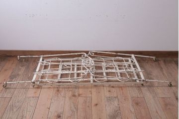 アンティーク家具　イギリスアンティーク　アイアン製フォールディングベビーベッド(2)
