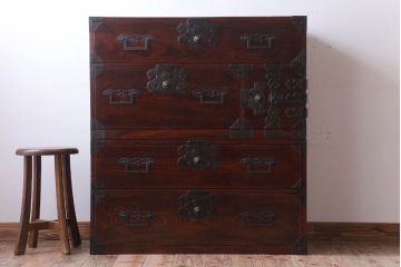 アンティーク家具　古民具・骨董　明治期　前面欅材の二段重ね庄内箪笥(衣装箪笥)