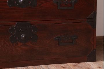 アンティーク家具　古民具・骨董　明治期　前面欅材の二段重ね庄内箪笥(衣装箪笥)