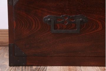 アンティーク家具　古民具・骨董　明治期　前面欅材の二段重ね庄内箪笥(衣装箪笥)