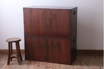 アンティーク家具　古民具・骨董　明治期　前面欅材の二段重ね庄内箪笥(衣装箪笥)
