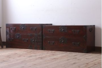 アンティーク家具　古民具・骨董　明治期　前面欅材の二段重ね庄内箪笥(衣装箪笥)