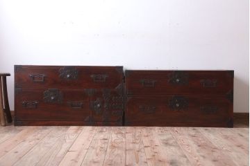 アンティーク家具　古民具・骨董　明治期　前面欅材の二段重ね庄内箪笥(衣装箪笥)