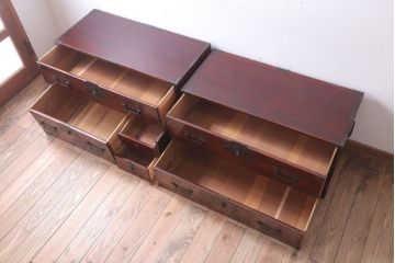 アンティーク家具　古民具・骨董　明治期　前面欅材の二段重ね庄内箪笥(衣装箪笥)