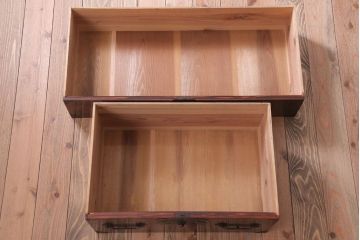 アンティーク家具　古民具・骨董　明治期　前面欅材の二段重ね庄内箪笥(衣装箪笥)