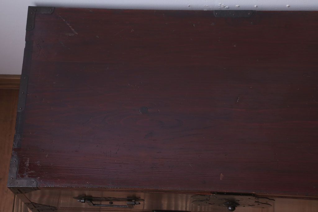 アンティーク家具　古民具・骨董　明治期　前面欅材の二段重ね庄内箪笥(衣装箪笥)