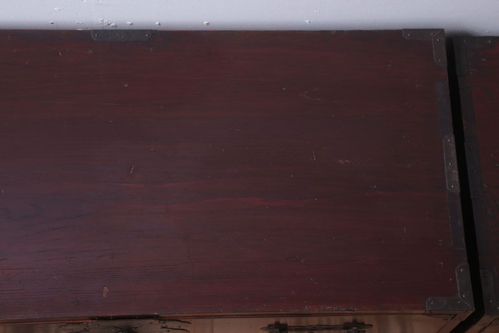 アンティーク家具　古民具・骨董　明治期　前面欅材の二段重ね庄内箪笥(衣装箪笥)