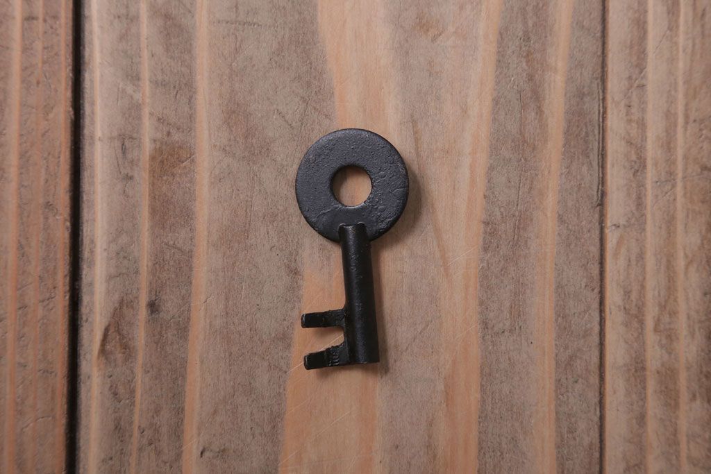 アンティーク家具　古民具・骨董　明治期　前面欅材の二段重ね庄内箪笥(衣装箪笥)