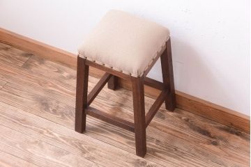 レトロ家具　アンティーク　古い木のレトロなクッション座面角スツール(2)