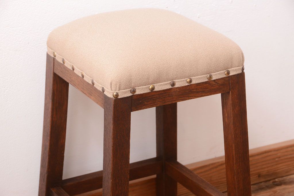 レトロ家具　アンティーク　古い木のレトロなクッション座面角スツール(2)