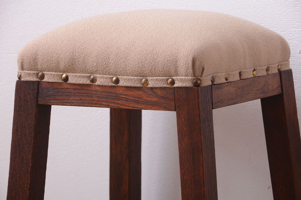 レトロ家具　アンティーク　古い木のレトロなクッション座面角スツール(2)