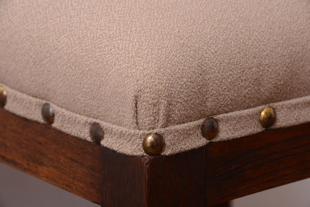 レトロ家具　アンティーク　古い木のレトロなクッション座面角スツール(2)