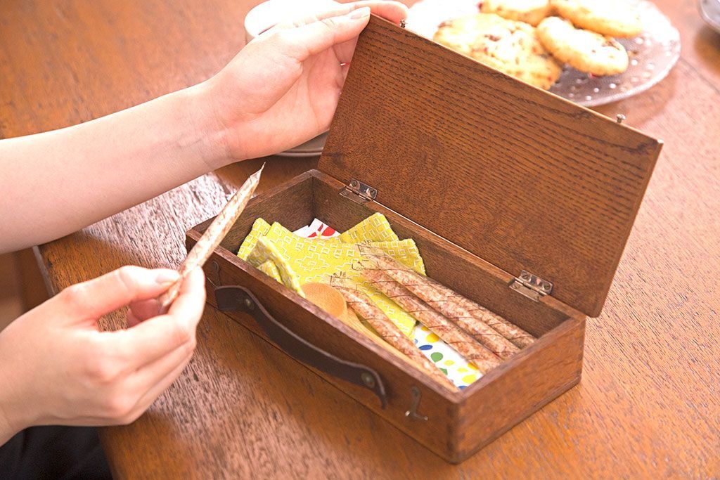 アンティーク雑貨　アンティーク　古い木製の小さな収納ケース(2)