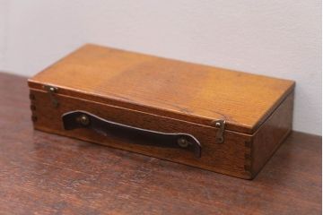 アンティーク雑貨　アンティーク　古い木製の小さな収納ケース(2)