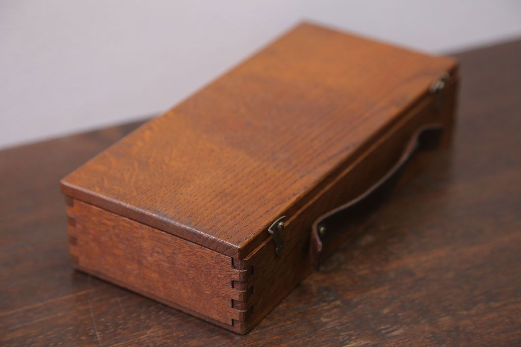 アンティーク雑貨　アンティーク　古い木製の小さな収納ケース(2)