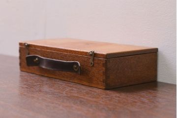 アンティーク雑貨　アンティーク　古い木製の小さな収納ケース(2)