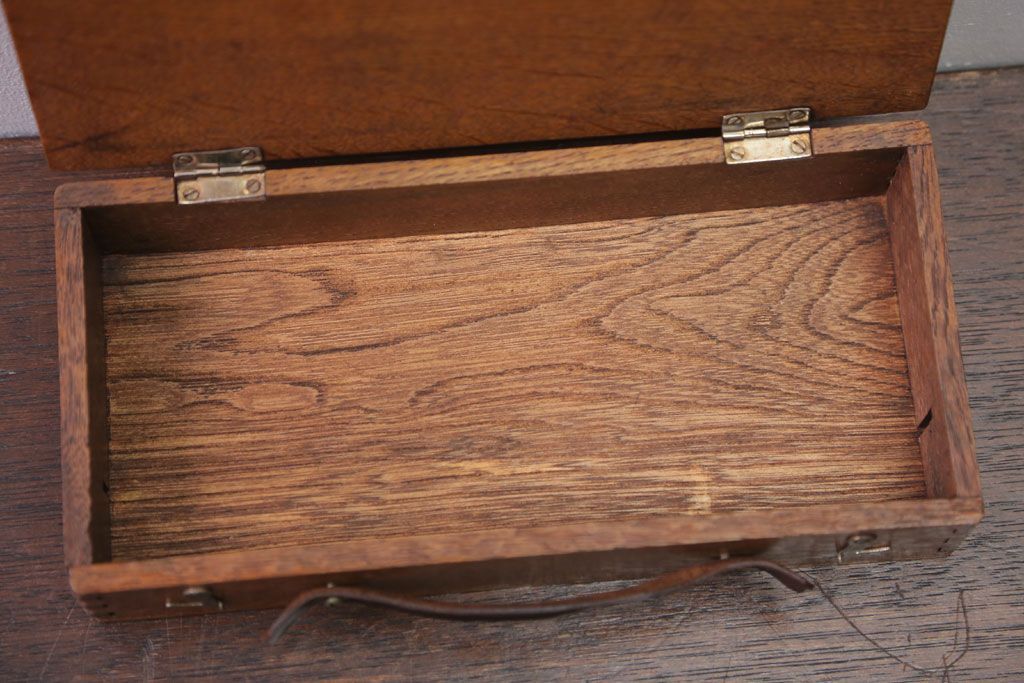 アンティーク雑貨　アンティーク　古い木製の小さな収納ケース(2)