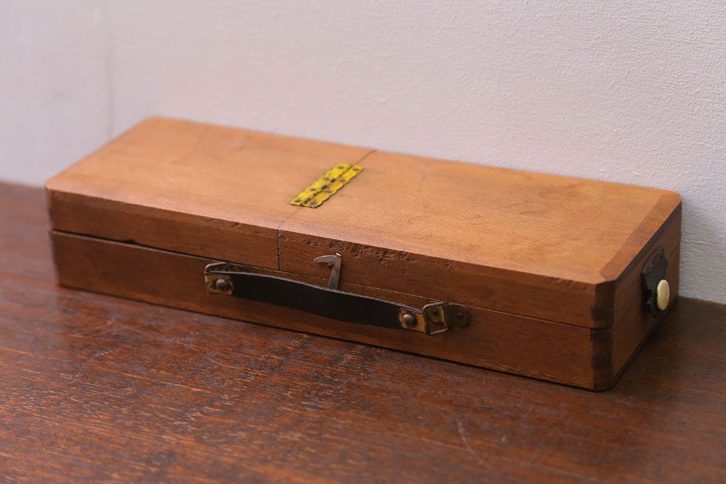 アンティーク雑貨　アンティーク　古い木製の小さな収納ケース(3)