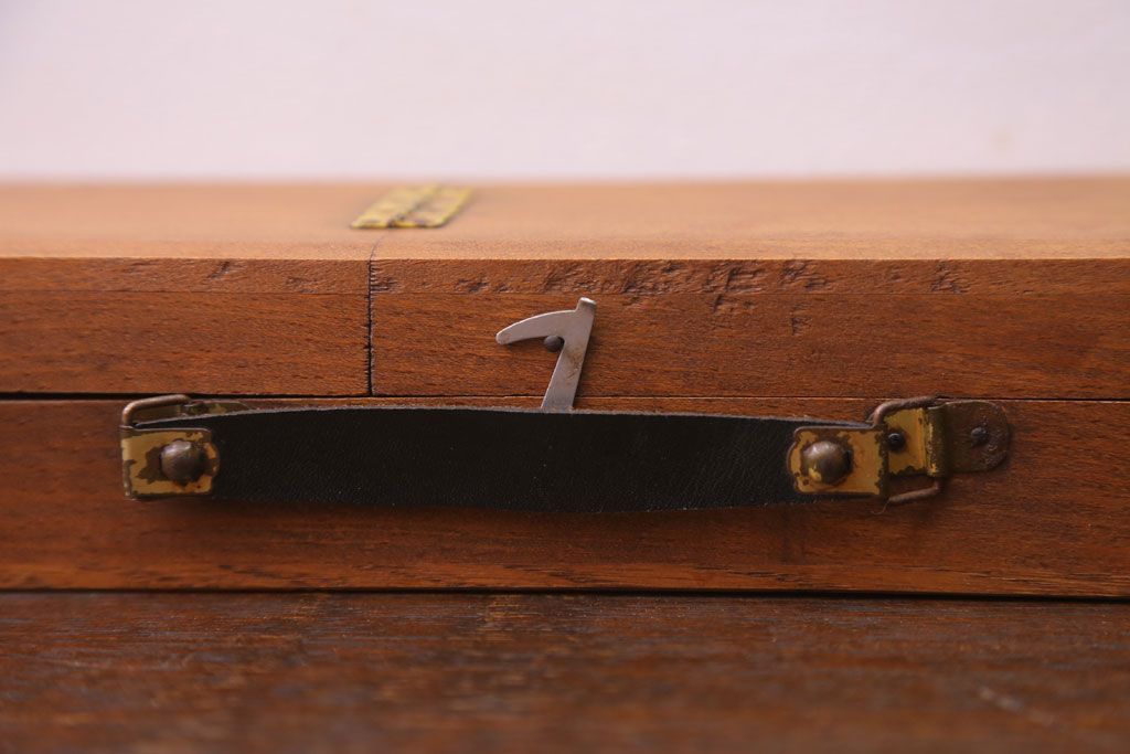 アンティーク雑貨　アンティーク　古い木製の小さな収納ケース(3)