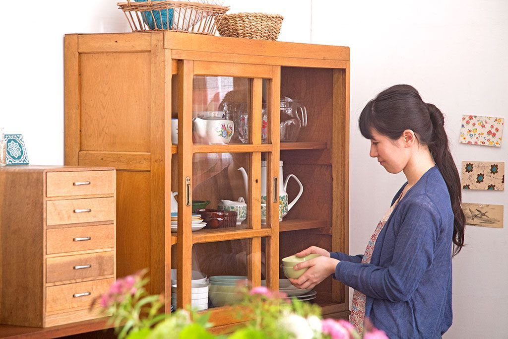 アンティーク家具　和製アンティーク　モールガラス入り!古い重ね収納棚